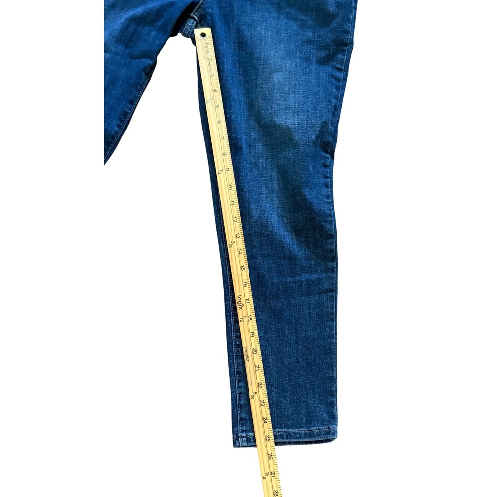 Levis Boyfriend Jeans Womens 31 Medium Wash Blue Denim Straight Leg Stretch - Picture 10 of 12